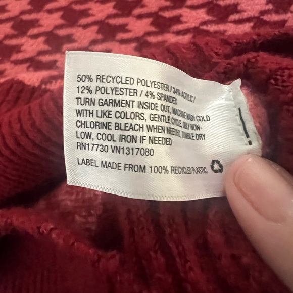 Ava & Via - pink & burgundy houndstooth sweater - Picture 10 of 10